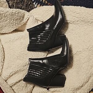Soda black boots, size Womens 11